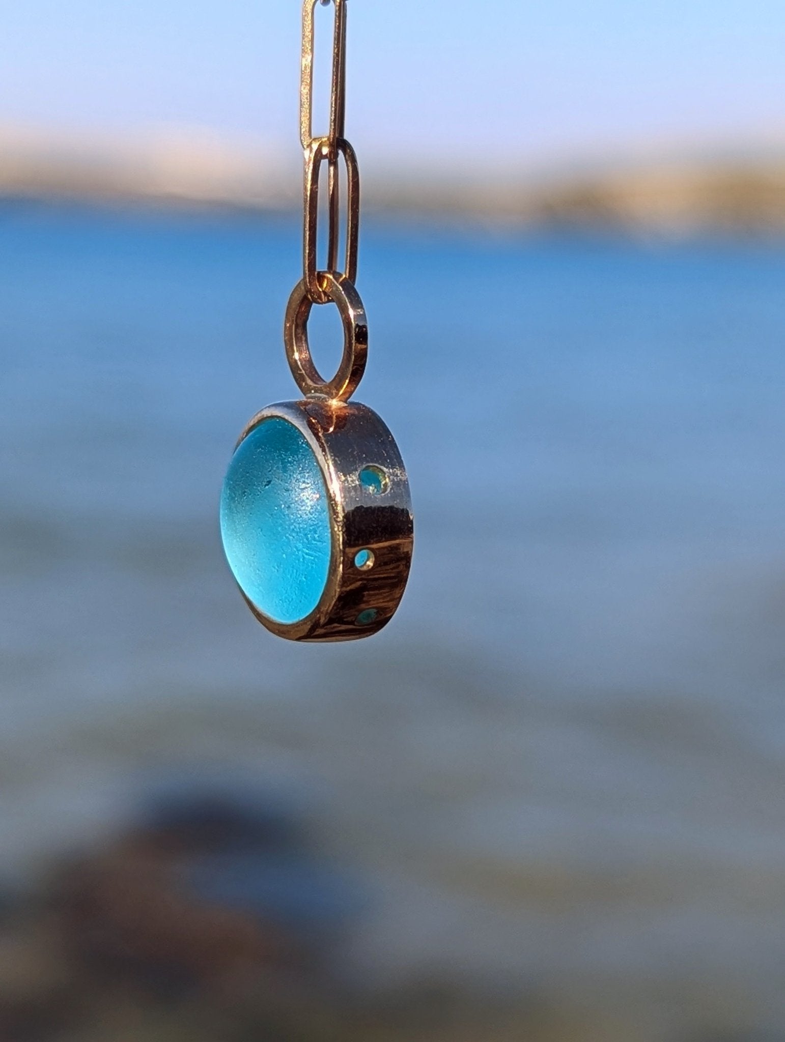 Bespoke 9 Carat Gold Sea Glass Necklace with Bubble Bezel Detail – DeposNecklacesBooblinka Jewellery